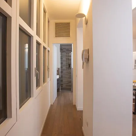 Spiga Elite - Near San Babila M1 Apartamento Milão