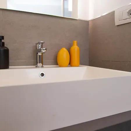Spiga Elite - Near San Babila M1 Apartamento *